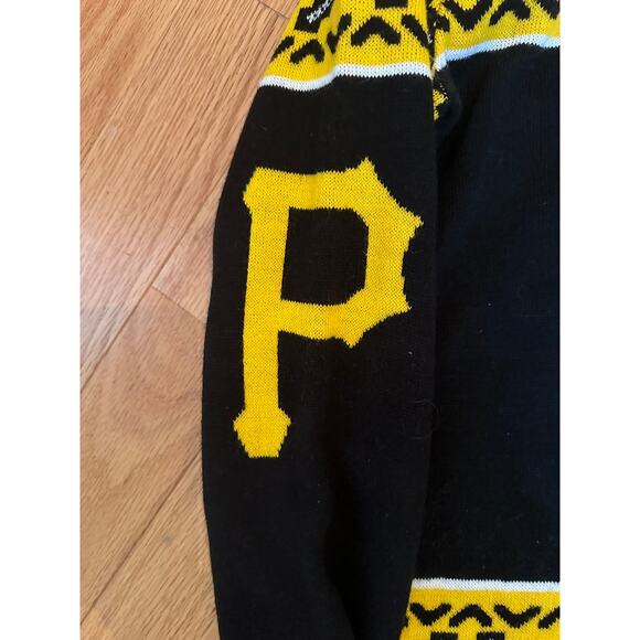 MLB Pittsurgh Pirates "Raise the Jolly Roger" Sweater, size Large - Picture 3 of 6